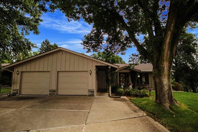 /international/us/3708-s-briar-path-sioux-city-ia-110094185626/