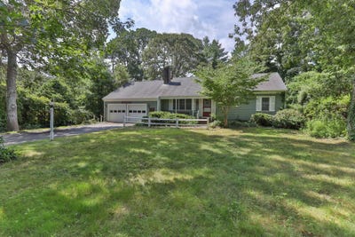 /international/us/33-ellis-circle-yarmouth-port-ma-110110083688/