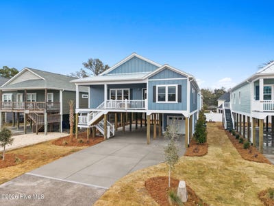 /international/us/106-ne-41st-street-oak-island-nc-110107778687/