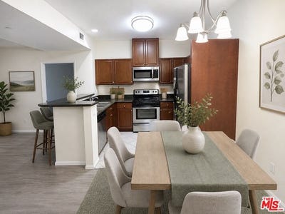 /international/us/13941-sherman-way-van-nuys-ca-110107802016/