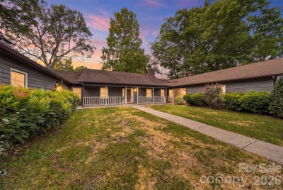 /international/us/414-4th-avenue-ne-hickory-nc-110120517035/