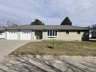 /international/us/911-s-main-street-platte-sd-110106762800/