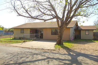 /international/us/206-maple-street-gustine-tx-110098655253/