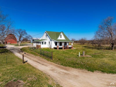 /international/us/137-e-1400-road-baldwin-city-ks-110098272494/