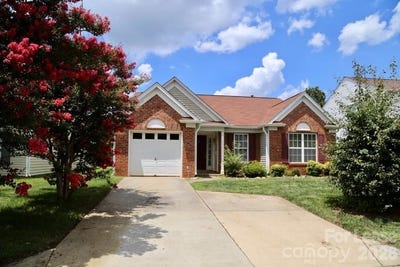 /international/us/7531-double-springs-court-charlotte-nc-110108479325/