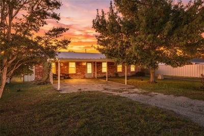 /international/us/560-green-acres-road-weatherford-tx-110120424725/