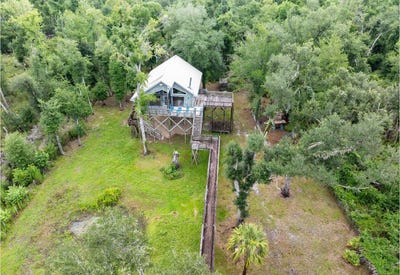 /international/us/18499-229th-dr-live-oak-fl-110108930153/