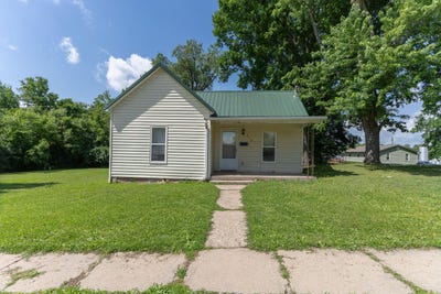 /international/us/210-w-marion-st-paris-mo-110108478012/