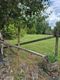 /international/us/1586-signboard-road-bumpass-va-110110275378/