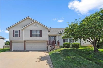 /international/us/1005-granada-drive-raymore-mo-110100833361/