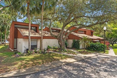 /international/us/2060-sunset-point-road-clearwater-fl-110108381412/