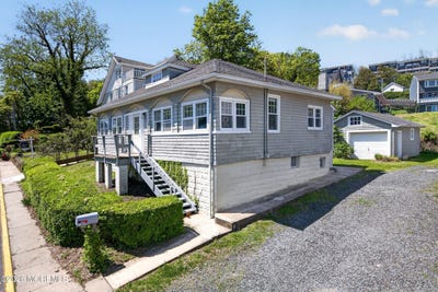 /international/us/71-portland-road-highlands-nj-110107879839/