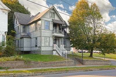 /international/us/97-maple-avenue-catskill-ny-110104329989/