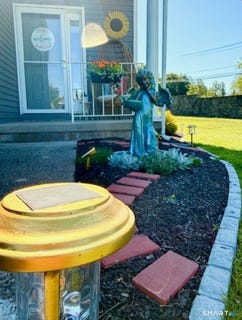 /international/us/1325-farmington-avenue-bristol-ct-110108096952/