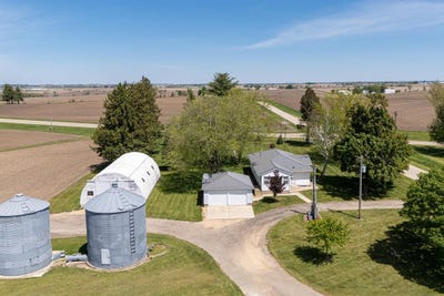 /international/us/13546-n-showers-road-orangeville-il-110107964819/