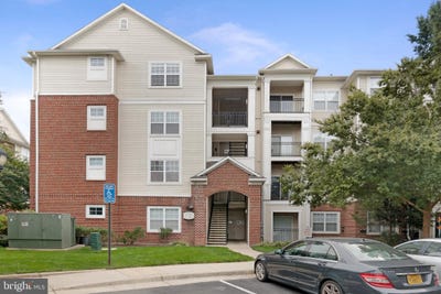 /international/us/12929-centre-park-circle-herndon-va-110108476646/