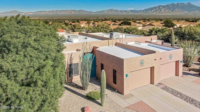 /international/us/172-n-running-spring-drive-green-valley-az-110120422607/