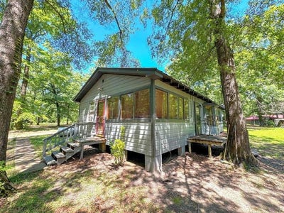 /international/us/2040-marion-county-road-3509-jefferson-tx-110104217393/