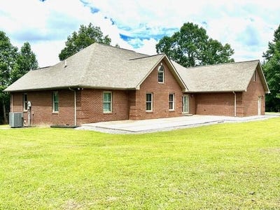 /international/us/412-page-school-road-pineville-ky-110106342780/