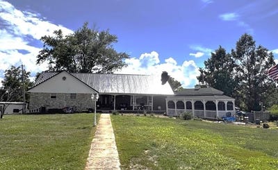 /international/us/2751-county-road-2-chesapeake-oh-110100893603/