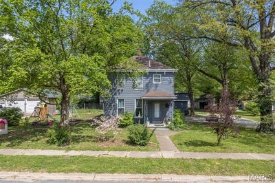 /international/us/425-rountree-street-hillsboro-il-110099103999/