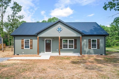 /international/us/103-greenhouse-rustburg-va-110109068563/