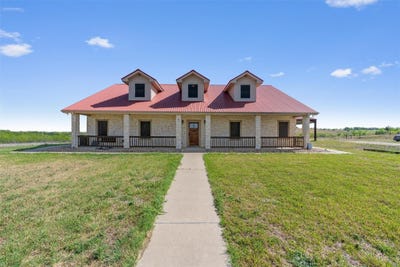 /international/us/1167-county-road-427-thrall-tx-110106952214/