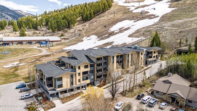 /international/us/680-s-cache-jackson-wy-110107267936/