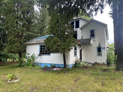 /international/us/33259-orchard-street-covert-mi-110108664605/