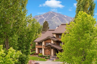 /international/us/569-wildflower-condo-dr-sun-valley-id-110100692132/