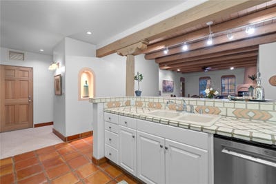 /international/us/3101-old-pecos-trail-unit-106-santa-fe-nm-110094245828/