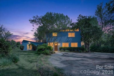 /international/us/209-edgewood-drive-wingate-nc-110107393194/