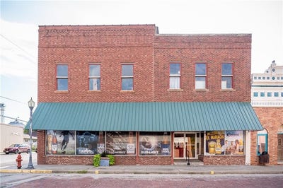 /international/us/301-s-miller-street-sweet-springs-mo-110102147655/