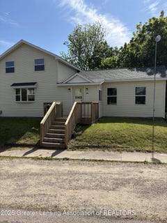 /international/us/216-n-maple-street-maple-rapids-mi-110108476628/