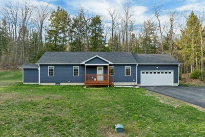 /international/us/123-parade-road-barnstead-nh-110107823808/