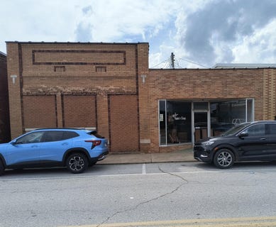 /international/us/211-s-crittenden-street-marshfield-mo-110107850225/