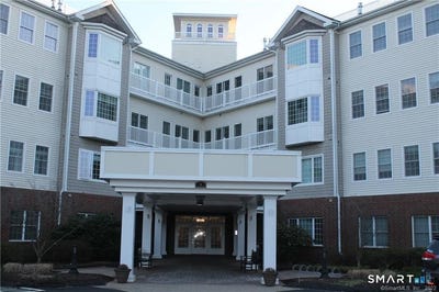 /international/us/1-king-philip-drive-west-hartford-ct-110107733574/