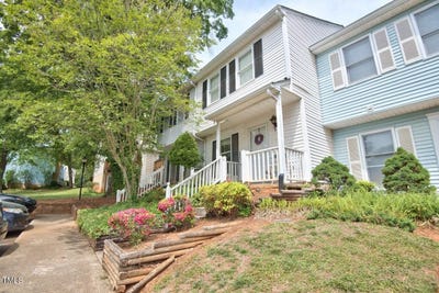 /international/us/10-grove-park-road-durham-nc-110109805538/