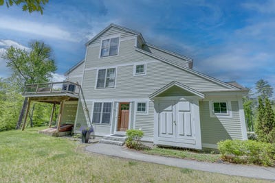 /international/us/23-falls-road-thornton-nh-110105362572/