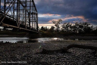 /international/us/338-n-gas-hills-road-riverton-wy-110108280919/