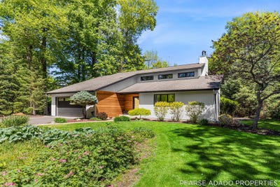 /international/us/14048-windemere-drive-nw-grand-rapids-mi-110108197442/