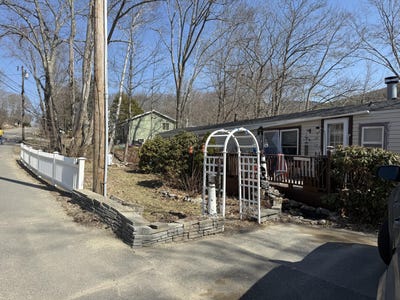 /international/us/147-washington-street-camden-me-110107401366/
