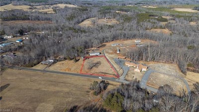 /international/us/8120-nc-highway-704-madison-nc-110105955742/
