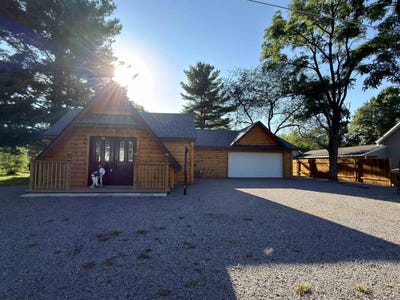 /international/us/503-john-street-necedah-wi-110106844044/