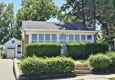 /international/us/109-e-maple-street-maquoketa-ia-110108477514/