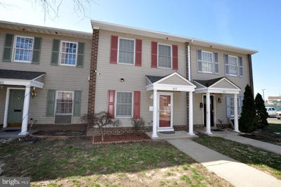 /international/us/102-royal-court-lane-camden-nj-110098352277/