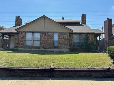 /international/us/2710-sherry-street-street-arlington-tx-110099795815/