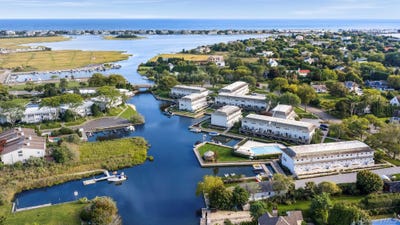 /international/us/3013-mitchell-road-westhampton-beach-ny-110110280249/