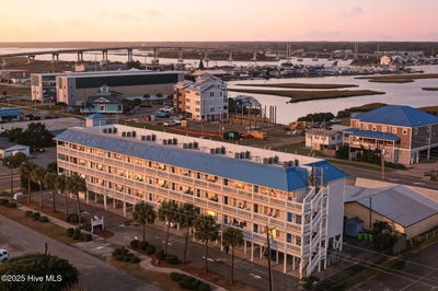 /international/us/305-n-topsail-drive-surf-city-nc-110103776500/