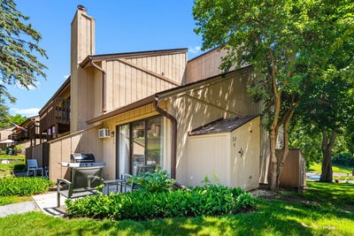 /international/us/32-montego-colony-fox-lake-il-110109068958/